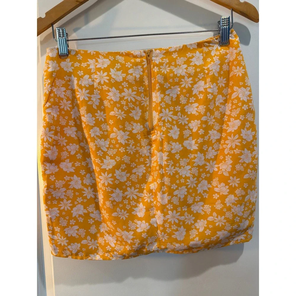 Windsor Yellow Floral Ruched Mini Skirt Size Small VIST8912-S
